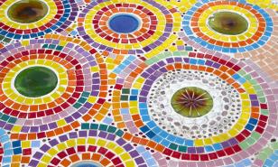 Así se crea un mosaico pieza a pieza