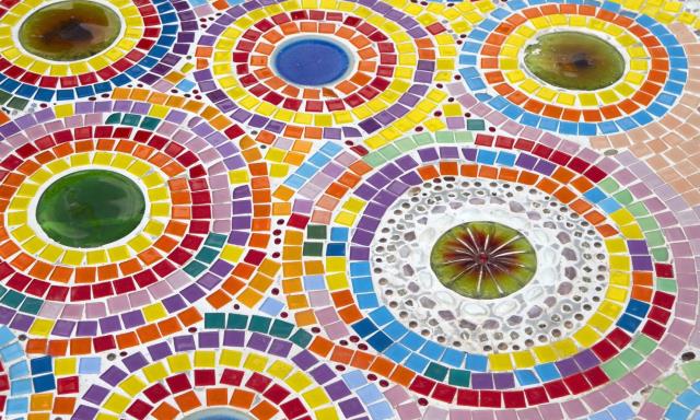 Así se crea un mosaico pieza a pieza Así se crea un mosaico pieza a pieza